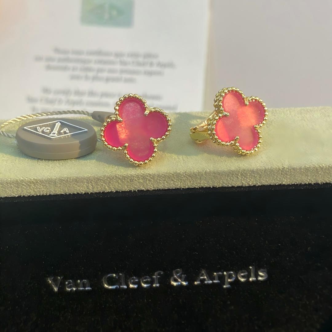[Vera  Jewelry]Vera  Jewelry CLOVER 15MM PINK ENAMEL STUD EARRINGS