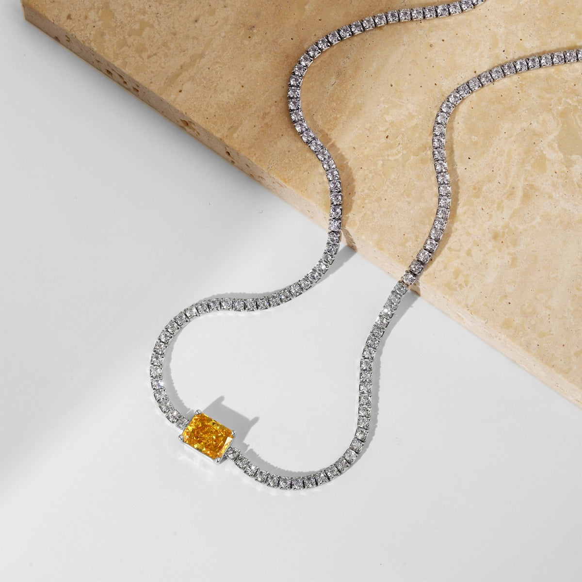 [Vera Jewelry]2.0 carat Ornate Emerald Cut Necklace
