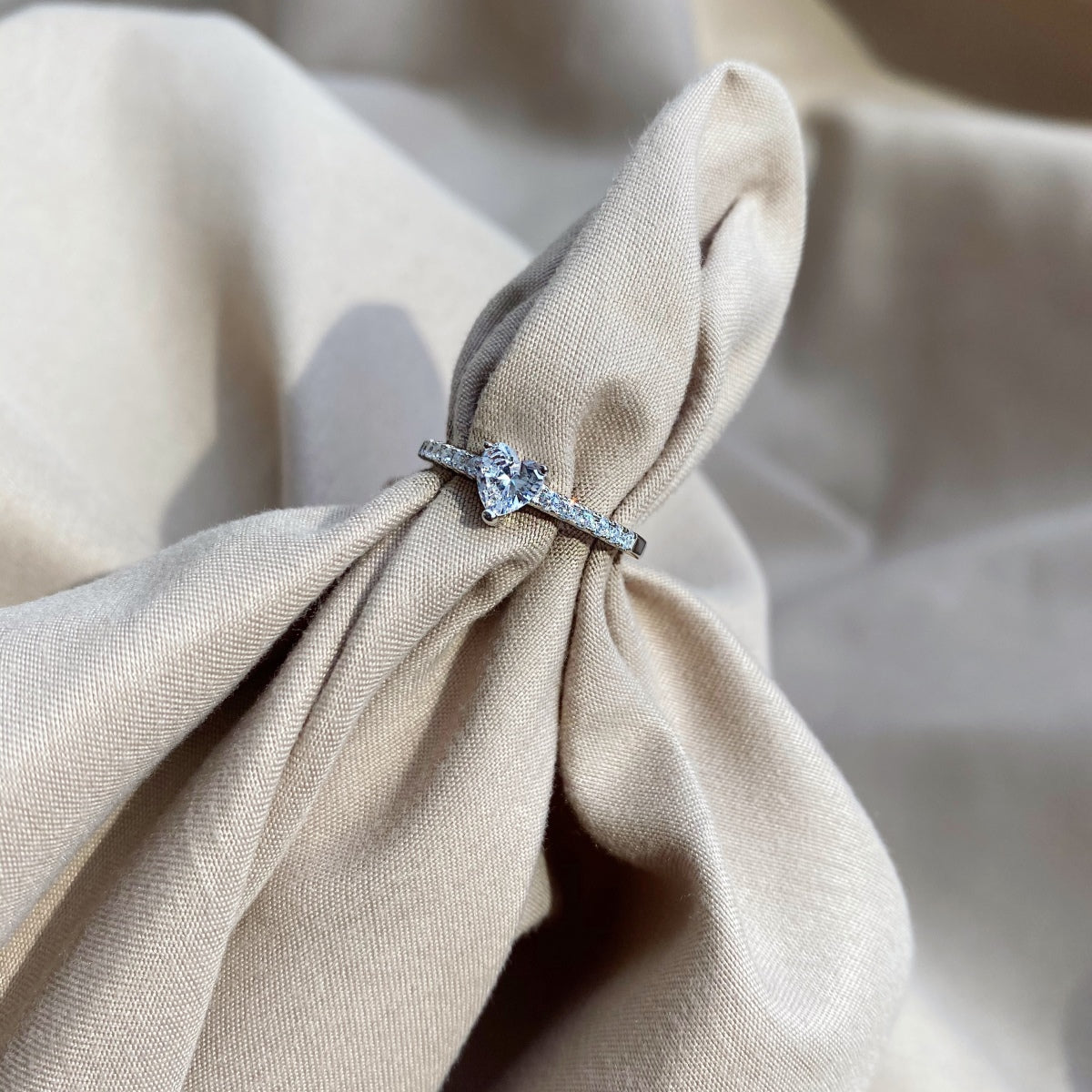 [Vera Jewelry]0.5 Carat CaratEternity Charming Heart Shape Lover Ring