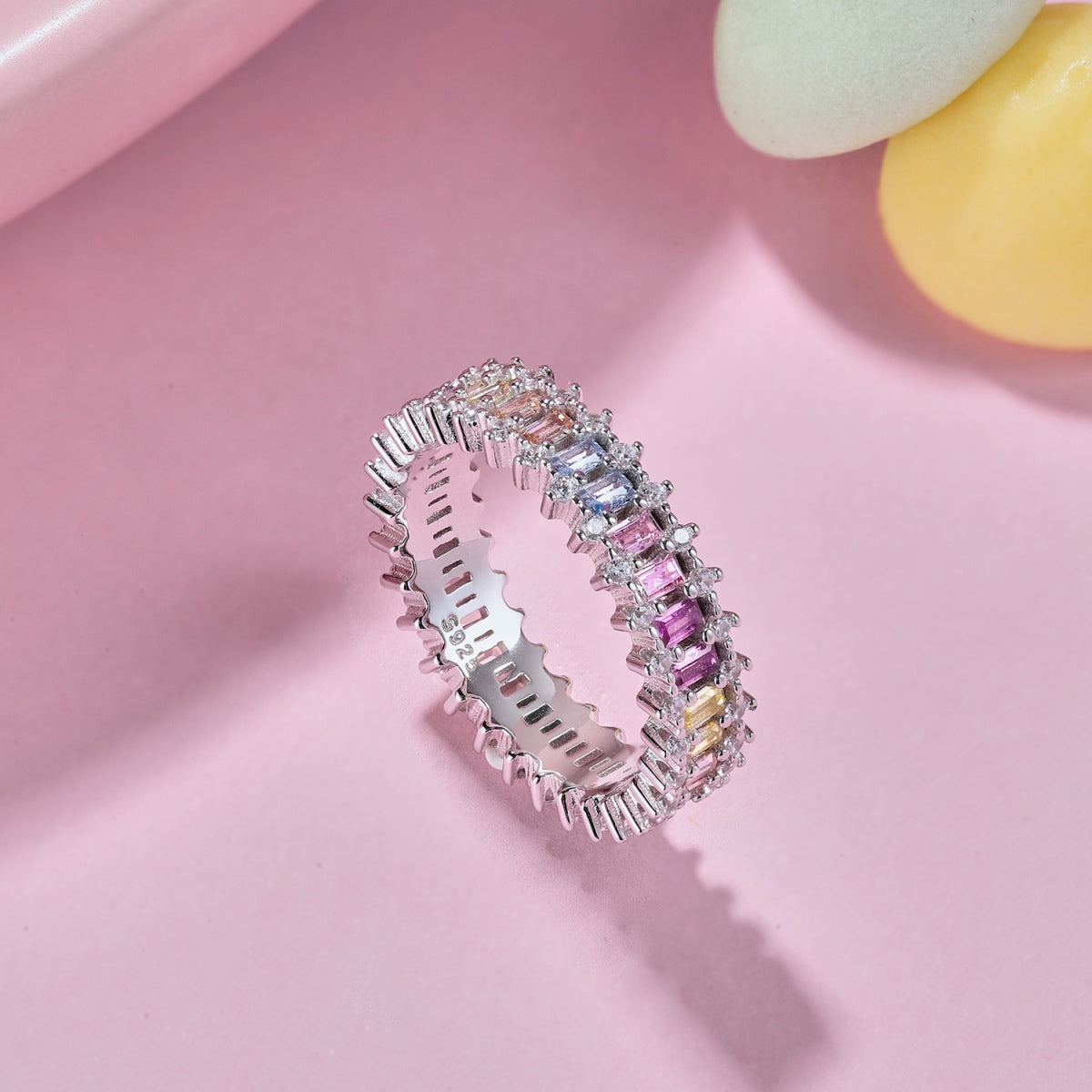 [Vera Jewelry]Splashy Ornate Emerald Cut Cocktail Ring
