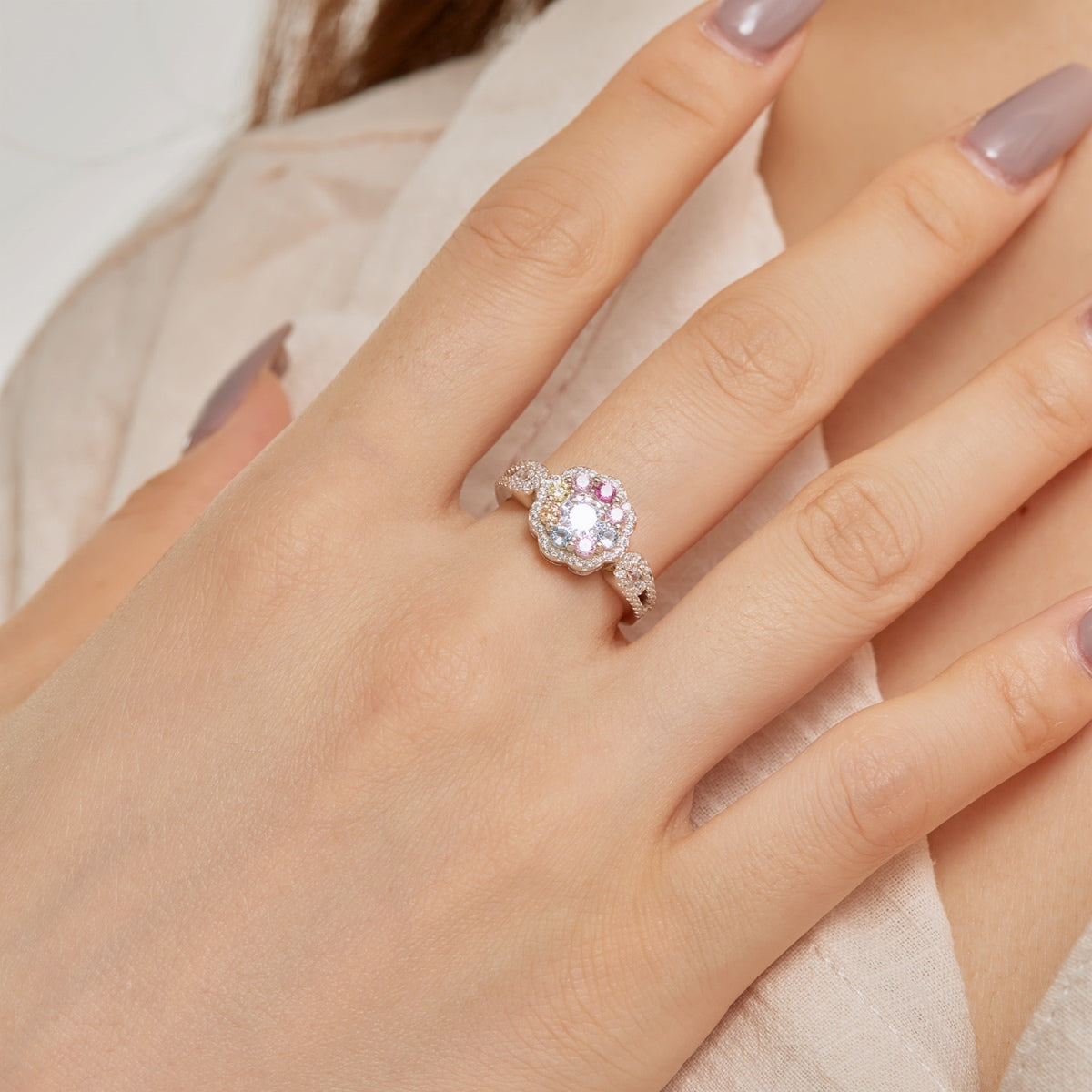[Vera Jewelry]Delicate Colorful Round Cut Flower Shape Wedding Ring
