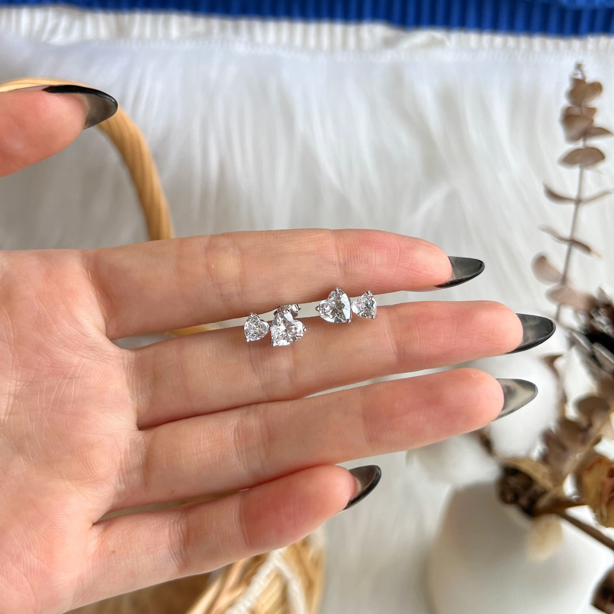 [Vera Jewelry]Double Heart-Shape Classic Princess Style Earrings