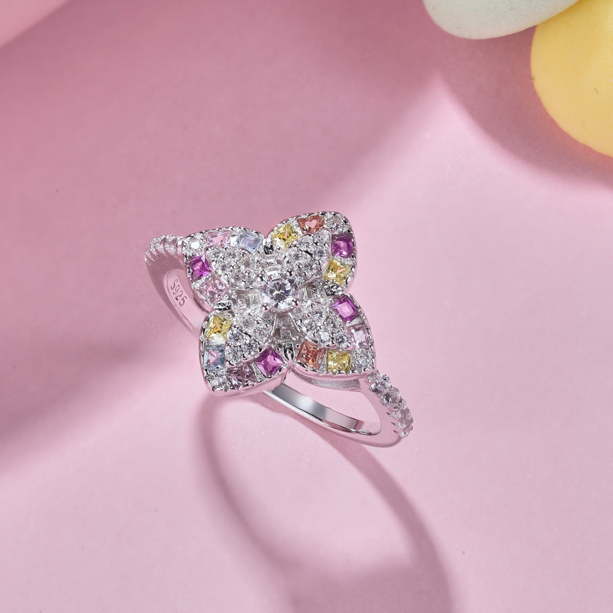 [Vera Jewelry]Luxurious Colorful Flower Shape Banquet Ring