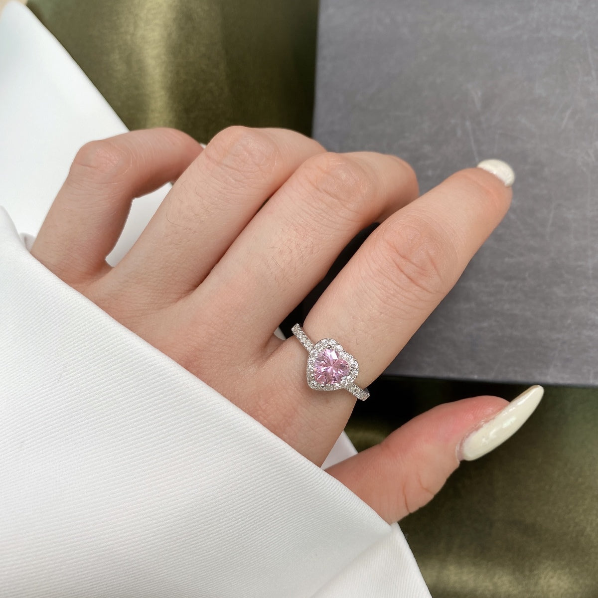 [Vera Jewelry]Eternity Splashy Romantic Heart Shape Lover Ring