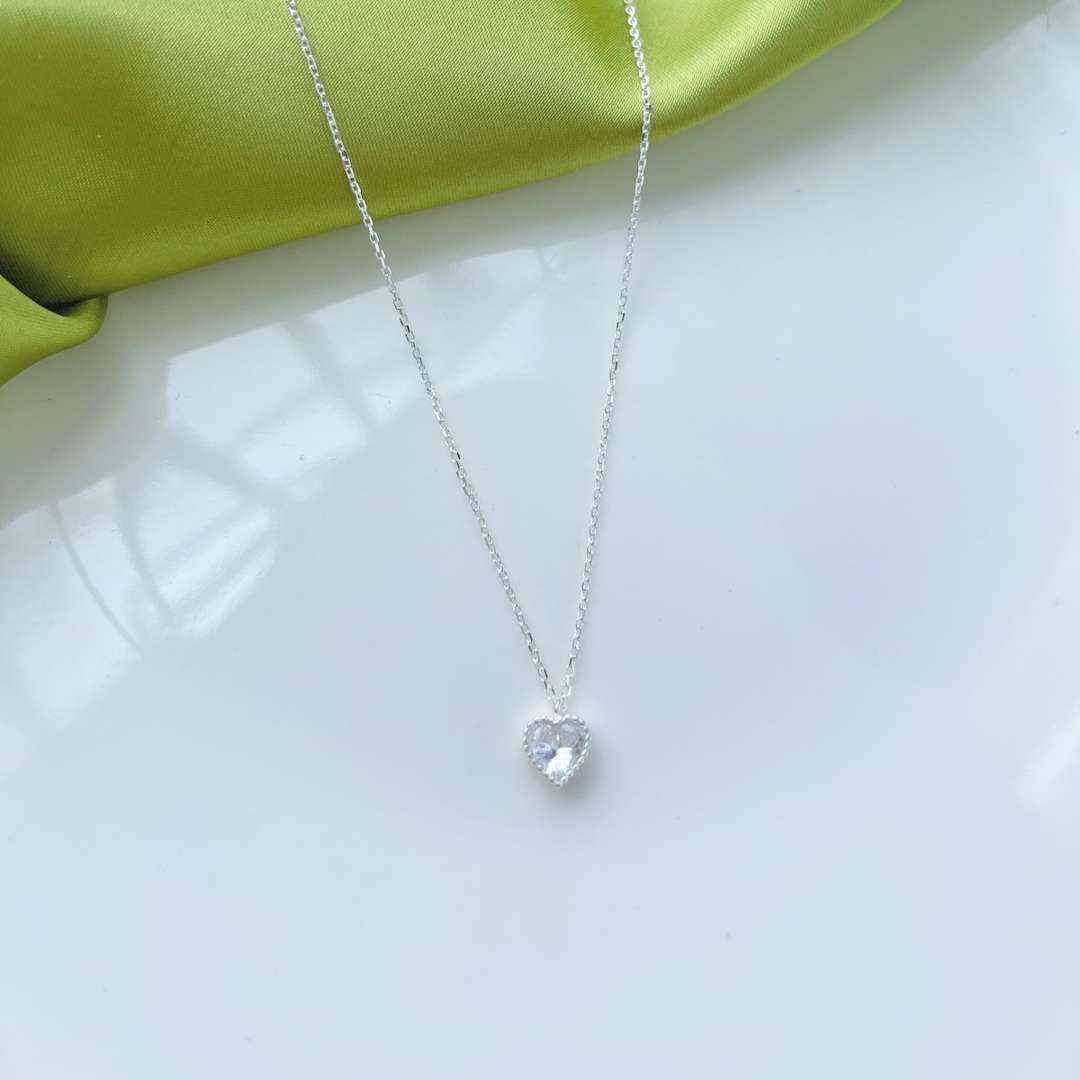[Vera Jewelry]Ornate Heart Shape Necklace