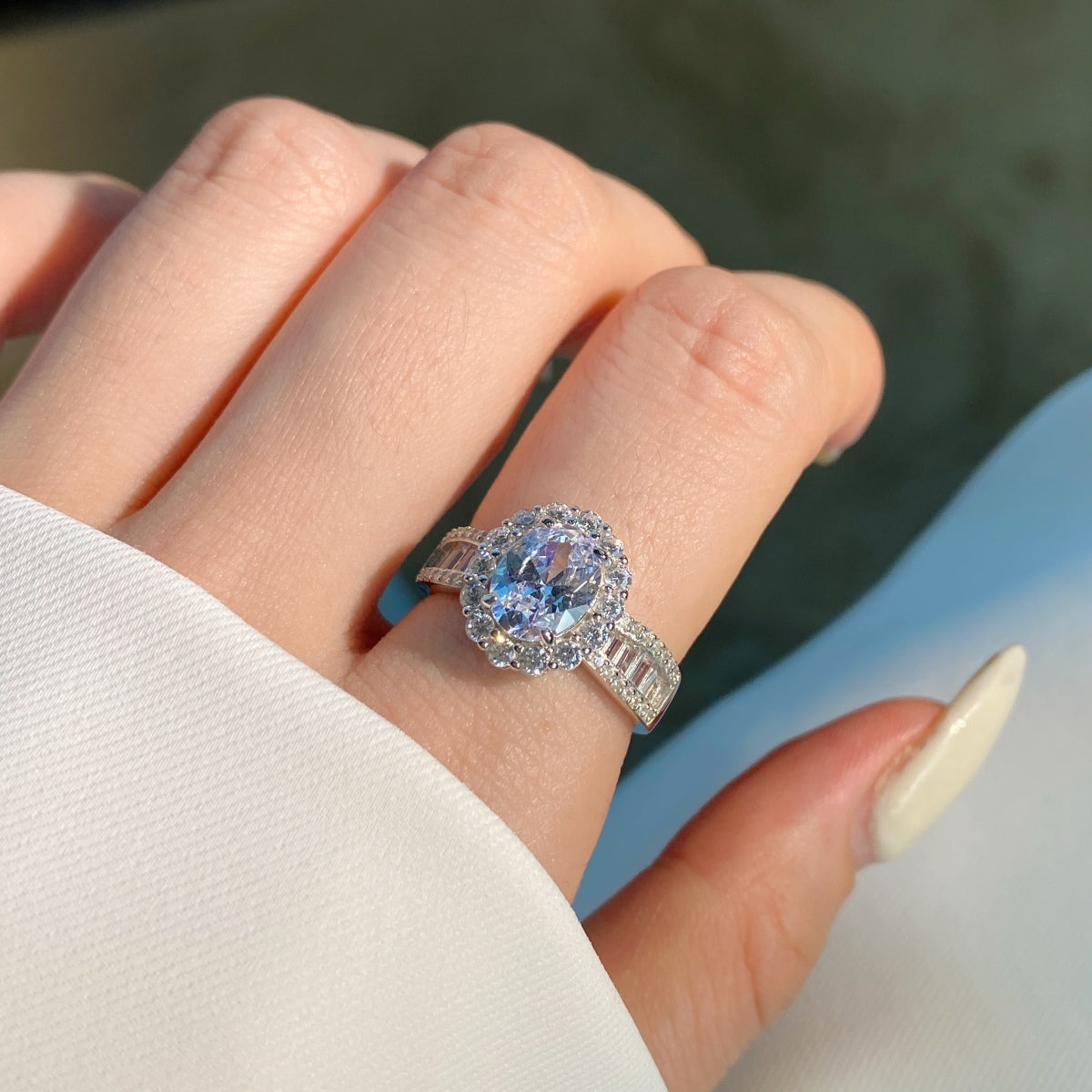 [Vera Jewelry]1.5 Carat Dazzling Charming Oval Cut Banquet Ring