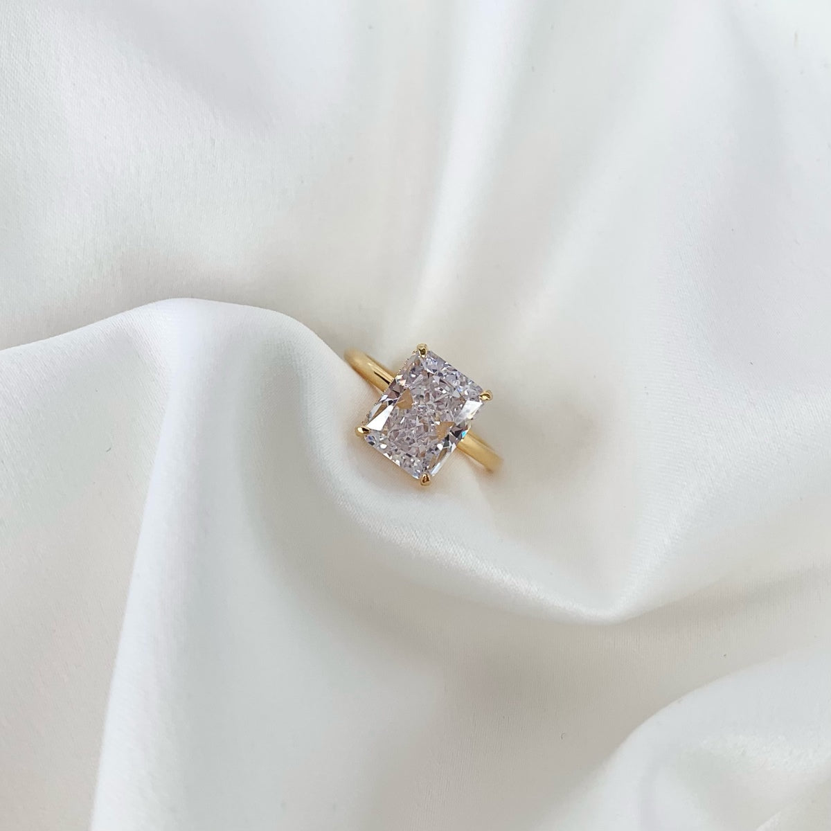 [Vera Jewelry]4.0 Carat Ornate Enchanting Radiand Cut Banquet Ring