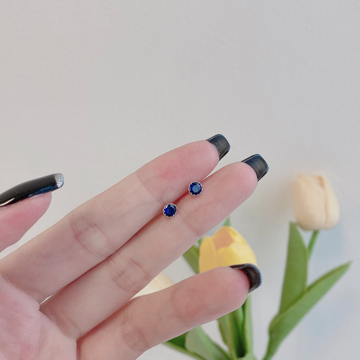[Vera Jewelry]Sparkling Colorful Round Shape Earrings