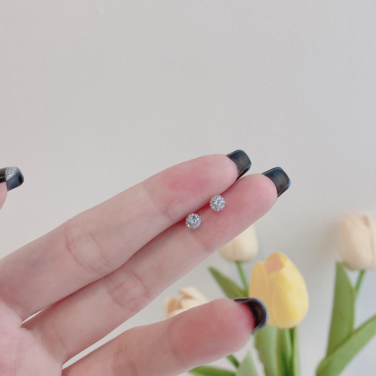 [Vera Jewelry]Sparkling Colorful Round Shape Earrings