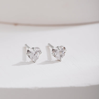 [Vera Jewelry]Sparkling Heart Shaped Simple Earrings