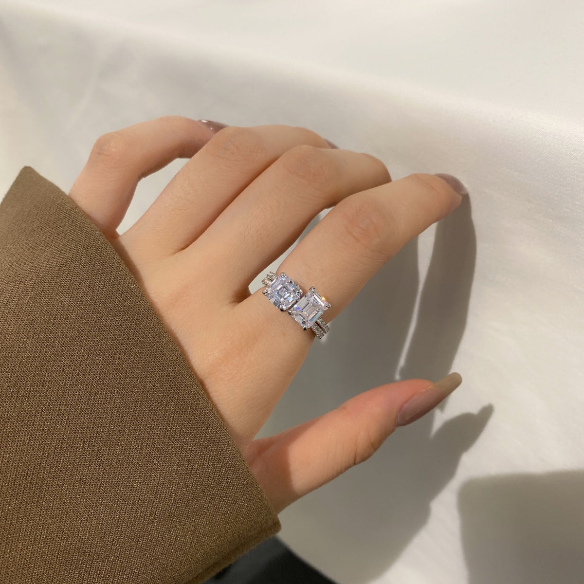 [Vera Jewelry]2.0 Carat Scintillating Ornate Radiant Cut Party Ring