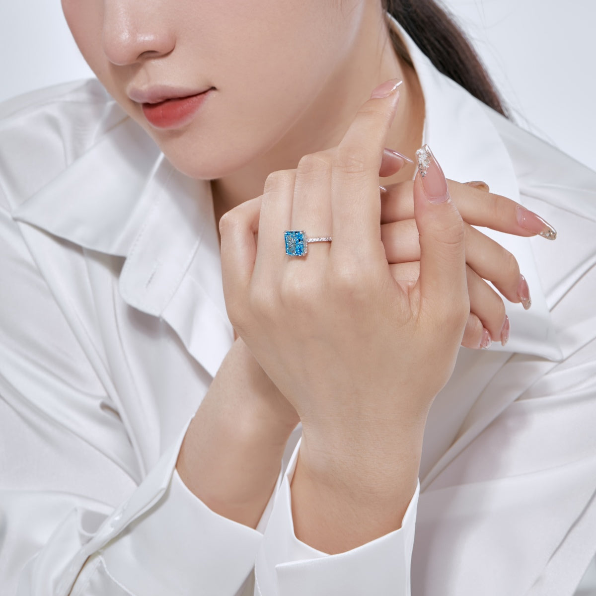 [Vera Jewelry]4.0 Carat Luxurious Engagement Ring