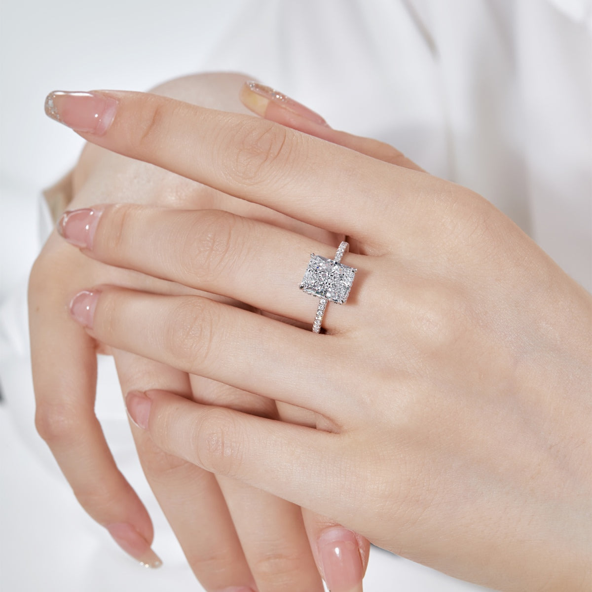 [Vera Jewelry]4.0 Carat Luxurious Engagement Ring