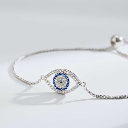 {
  "Vera Jewelry": "ヴェラ・ジュエリー",
  "Dazzling Eye Shape Necklace": "ダズリング・アイシェイプ・ネックレス"
}