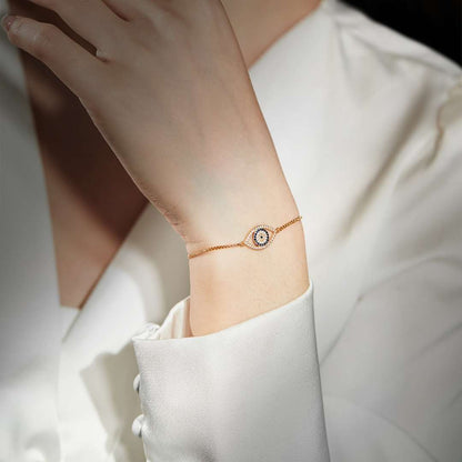 {
  "Vera Jewelry": "ヴェラ・ジュエリー",
  "Dazzling Eye Shape Necklace": "ダズリング・アイシェイプ・ネックレス"
}