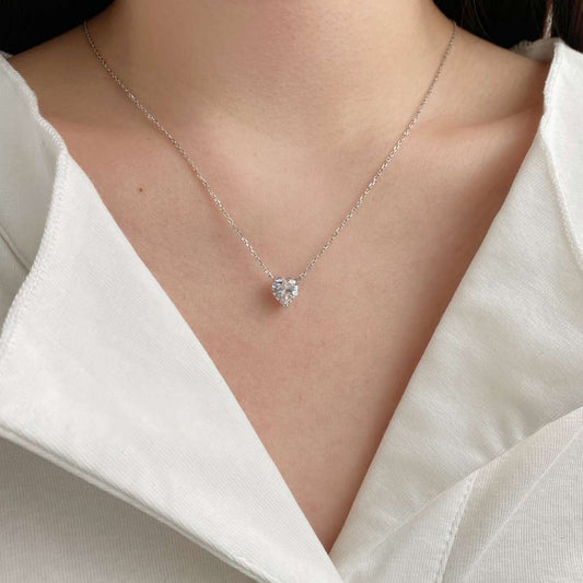 [Vera Jewelry]Heart Shape Main Stone Pendant Collarbone Necklace