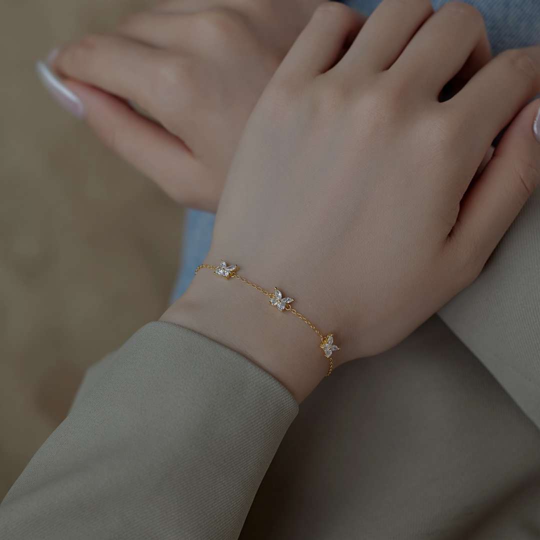 [Vera Jewelry]Radiant Butterfly Shape Necklace