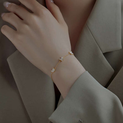 [Vera Jewelry]Radiant Butterfly Shape Necklace