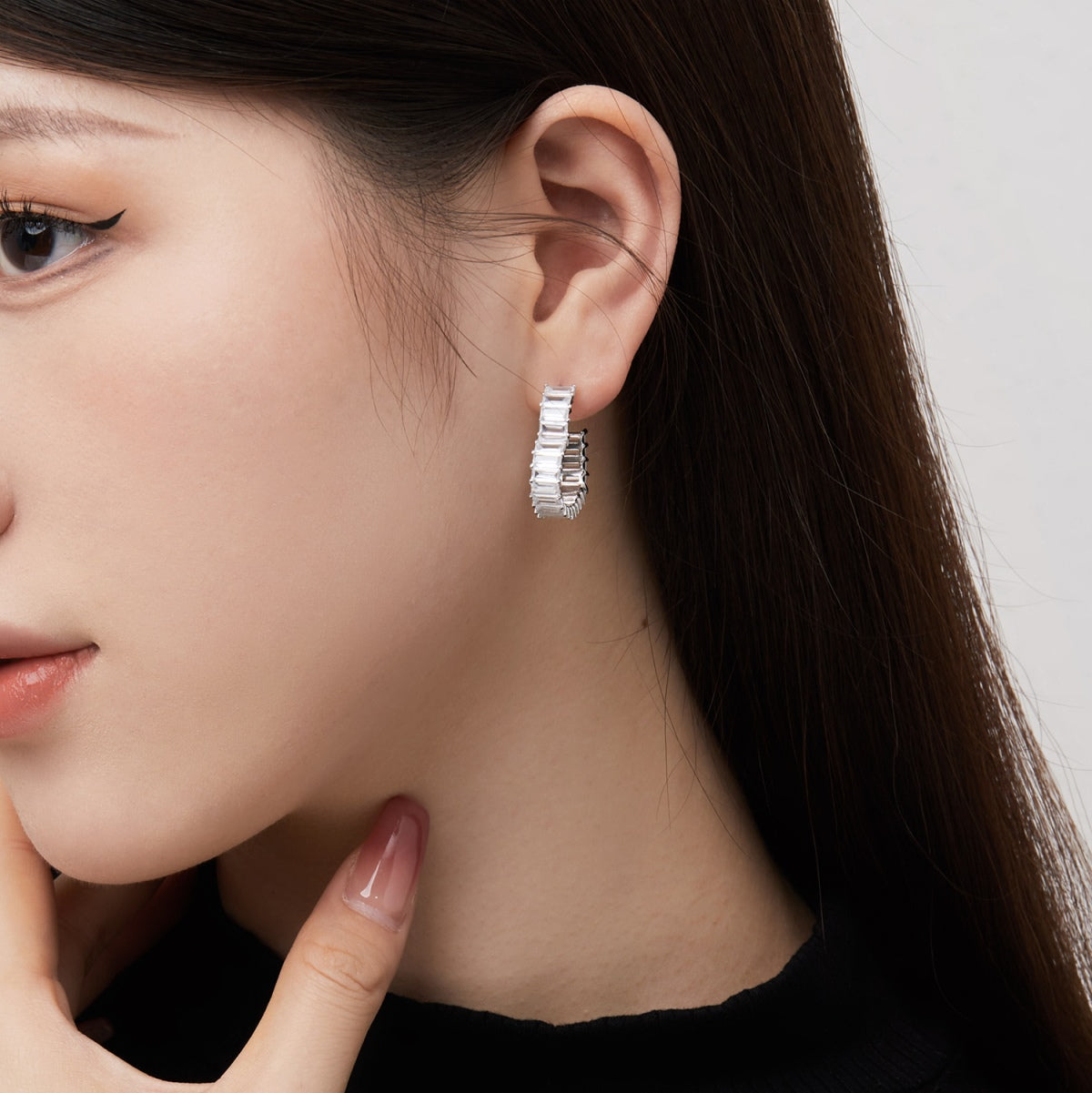[Vera Jewelry]Radiant Heart Cutout Earrings