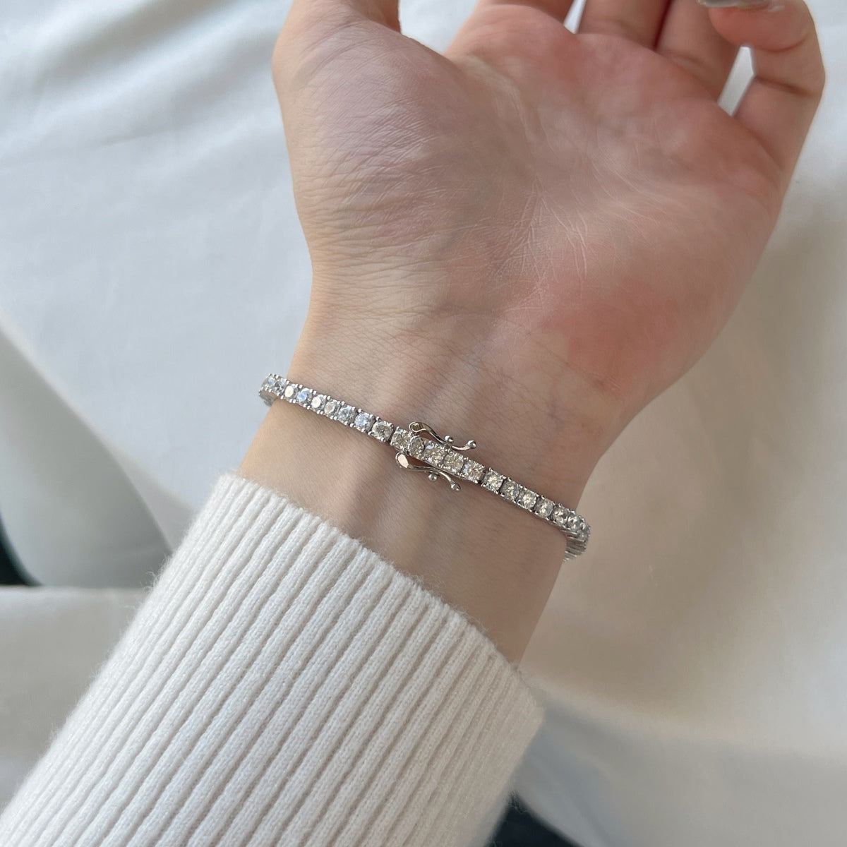 [Vera Jewelry]Dainty Charming Round Cut Tennis Bracelet