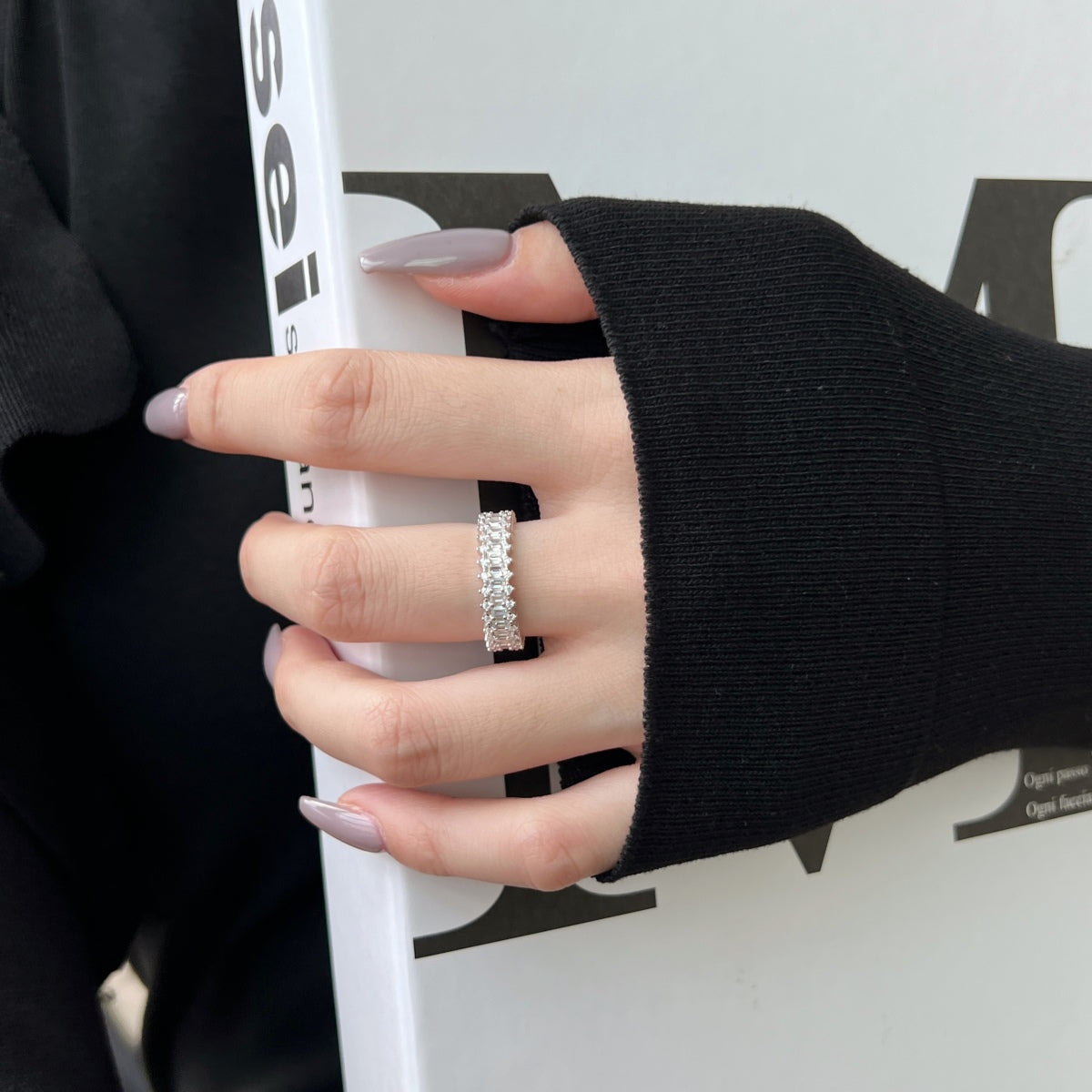 [Vera Jewelry]Splashy Ornate Emerald Cut Cocktail Ring