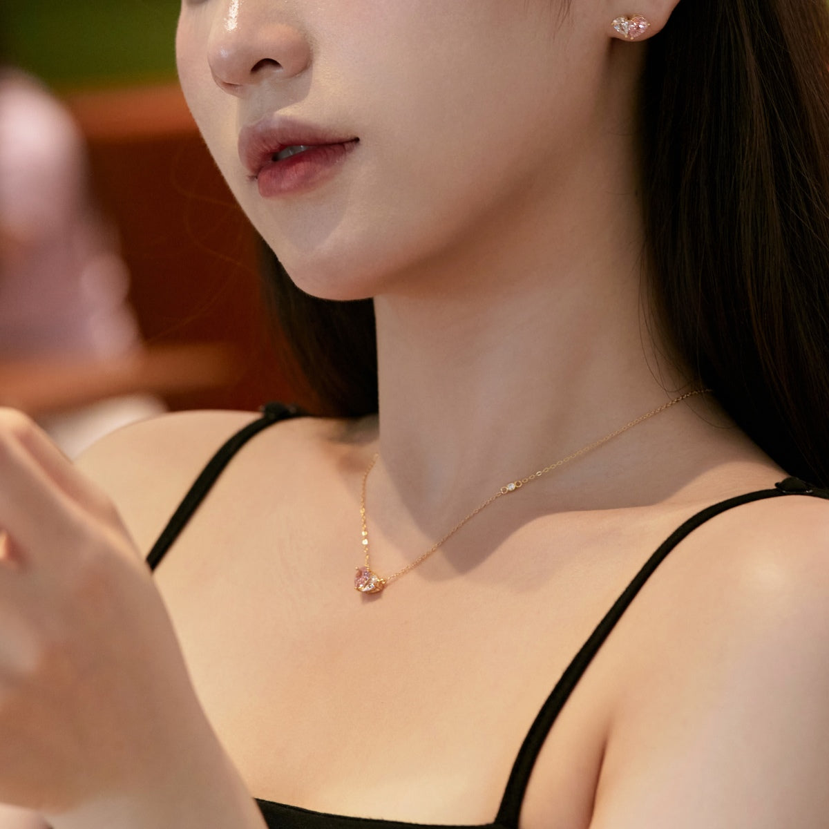 [Vera Jewelry]Dazzling Elegant Heart Cut Lover Earrings