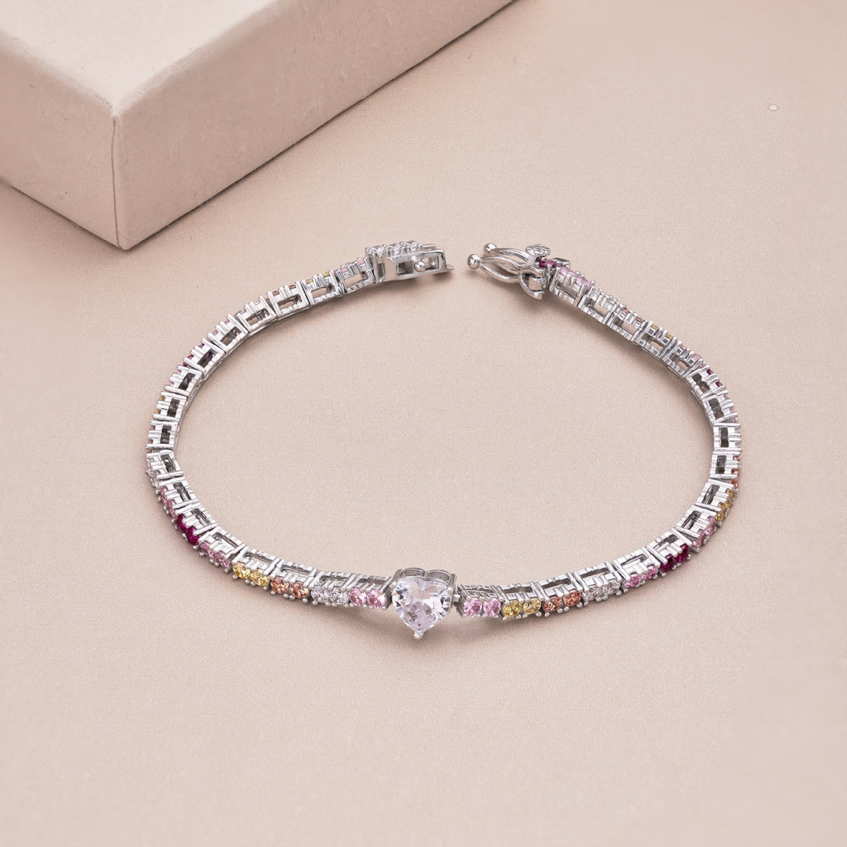 [Vera Jewelry]Delicate Romantic Heart Shape Lover Bracelet