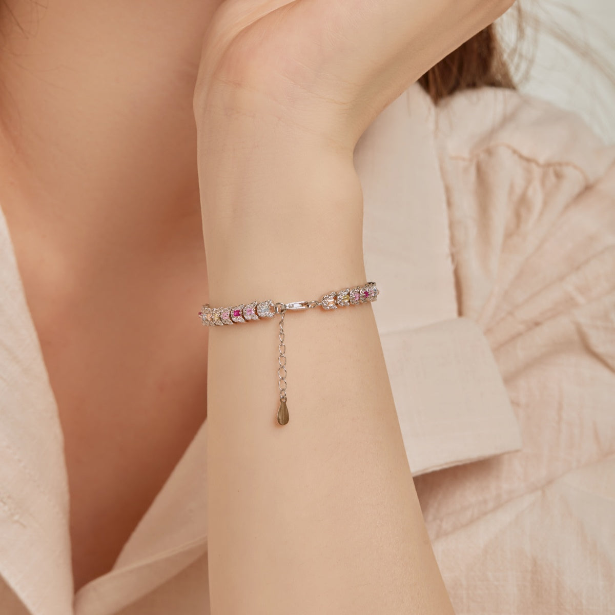 [Vera Jewelry]Delicate Colorful Multi Cut Daily Bracelet