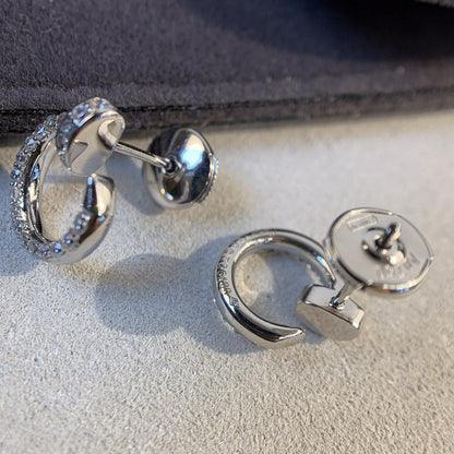 {
"Vera Jewelry": "ヴェラ・ジュエリー",
"JUSTE EARRINGS SILVER DIAMONDS": "JUSTE イヤリング シルバー＆ダイヤモンド"
}