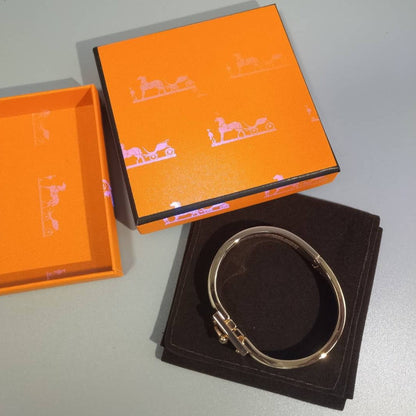 [Vera Jewelry]H GREY BRACELET
