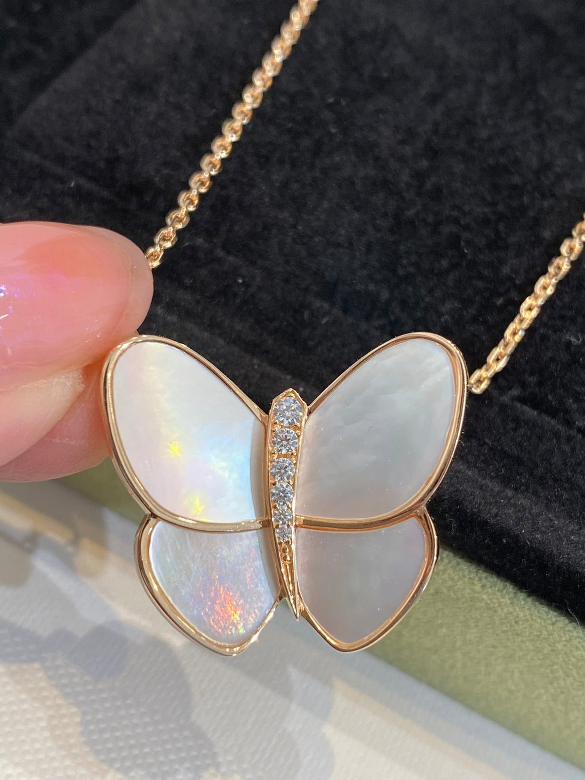 [Vera Jewelry]BUTTERFLY GOLD MOP DIAMOND NECKLACE