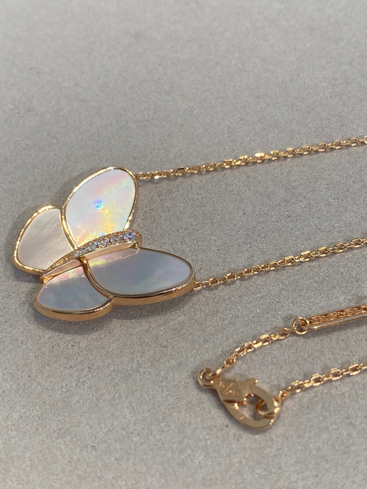 [Vera Jewelry]BUTTERFLY GOLD MOP DIAMOND NECKLACE