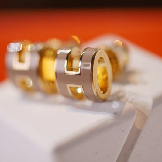 [Vera Jewelry]MINI POP H GOLD EARRINGS GREY