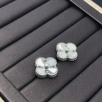 [Vera  Jewelry]CLOVER MINI 9.5MM LASER EARRINGS