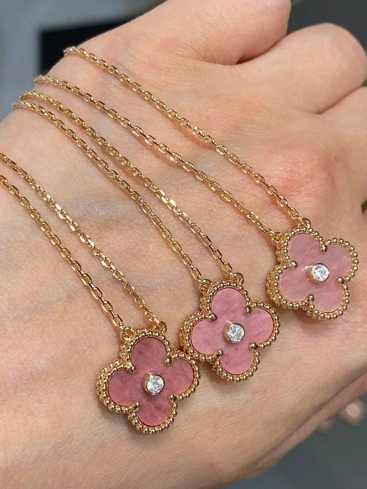 [Vera  Jewelry]CLOVER 15MM DIAMOND RHODONITE NECKLACE
