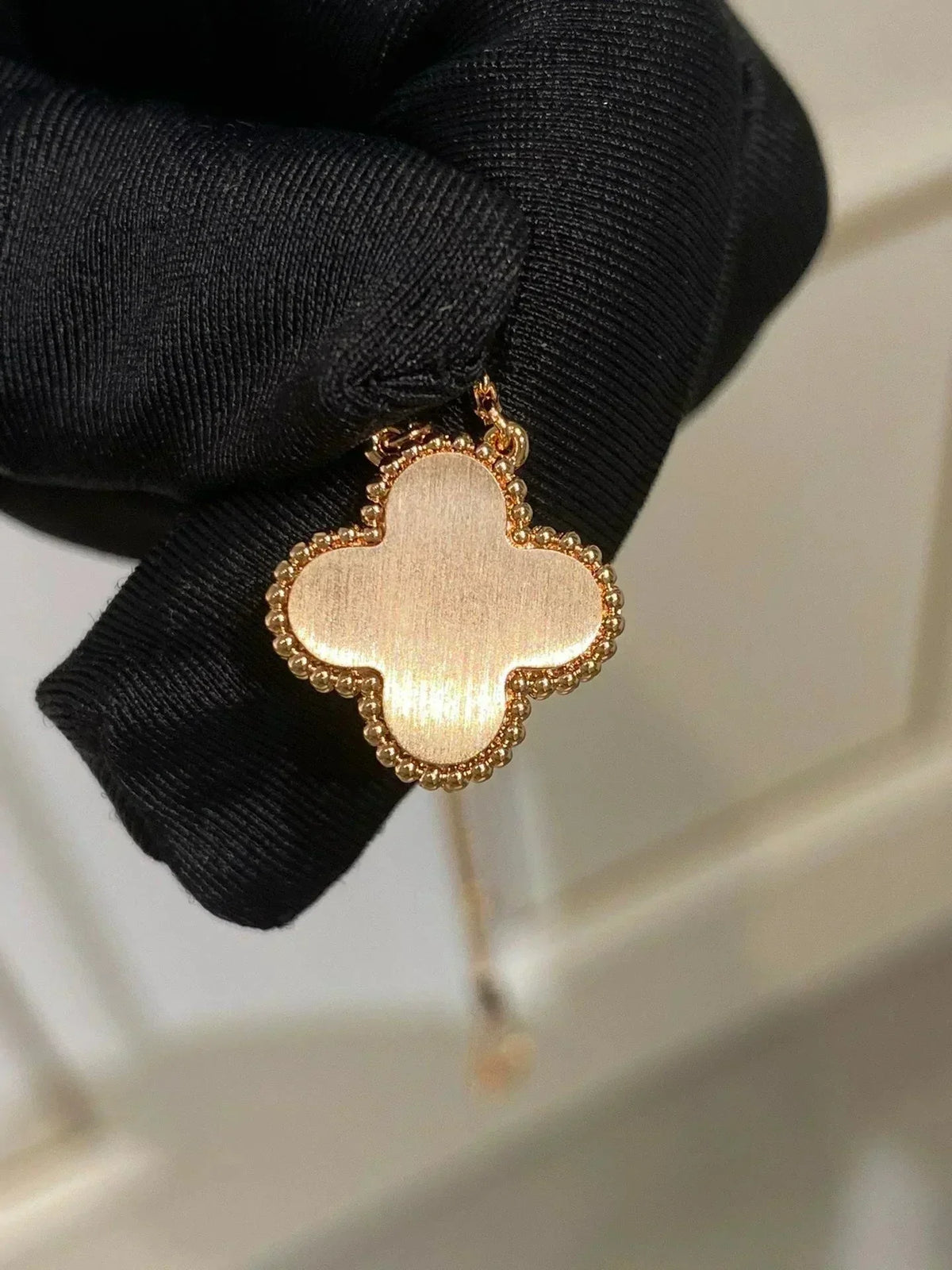 [Vera  Jewelry]CLOVER 15MM DIAMOND RHODONITE NECKLACE