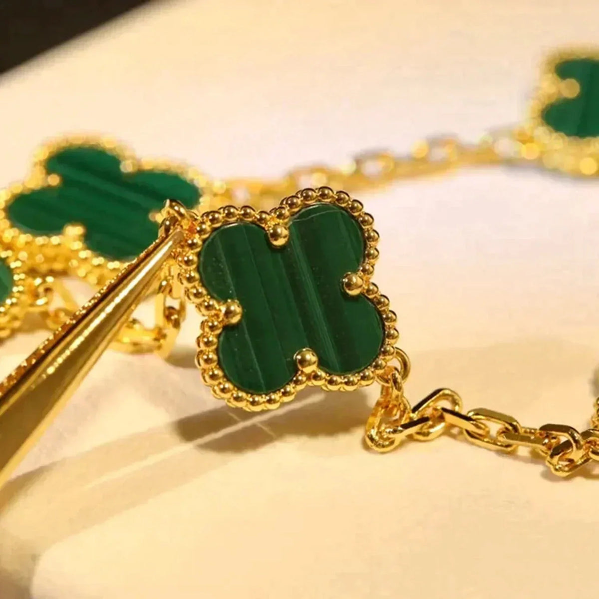 [Vera  Jewelry]LUCKY CLOVER 5-MOTIF BRACELET - MALACHITE COLLECTION