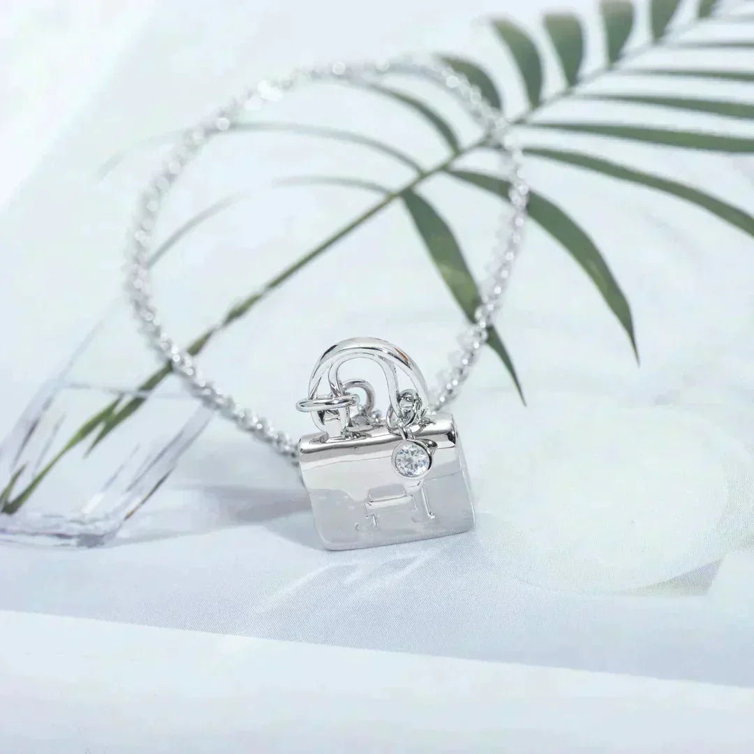 [Vera  Jewelry]AMULETTE PEDANT SILVER NECKLACE