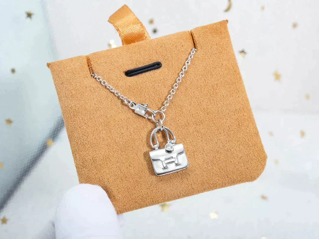 [Vera  Jewelry]AMULETTE PEDANT SILVER NECKLACE
