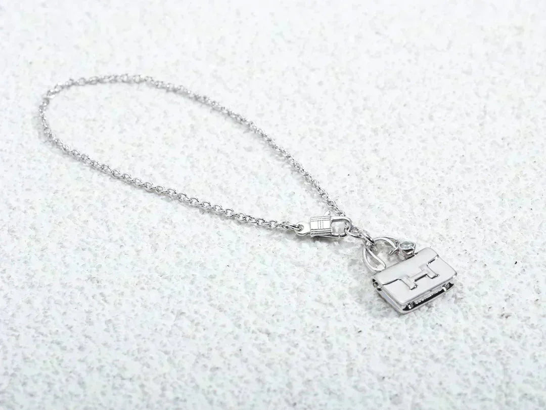 [Vera  Jewelry]AMULETTE PEDANT SILVER NECKLACE