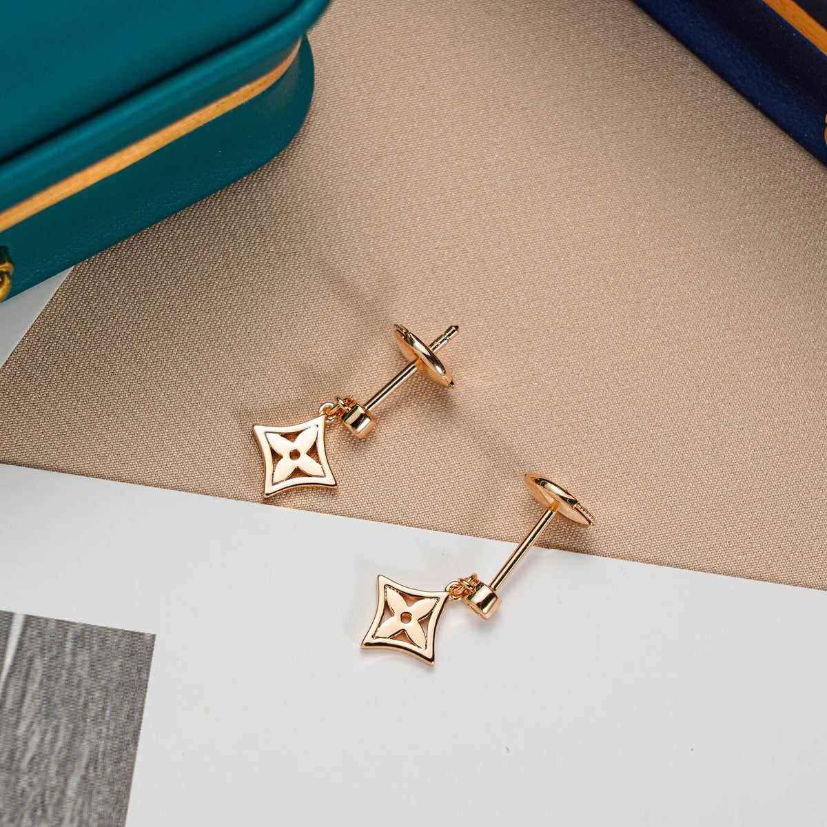 [Vera  Jewelry]STAR EARRINGS GOLD