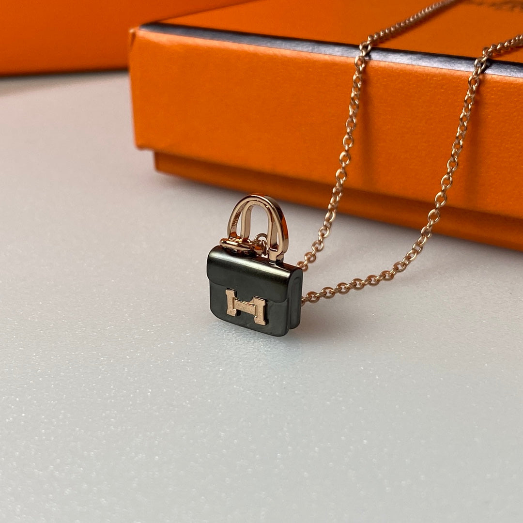 [Vera Jewelry]CONSTANCE BLACK PEDANT PINK GOLD NECKLACE