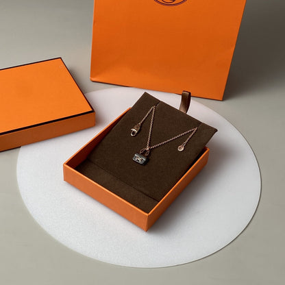 [Vera  Jewelry]CONSTANCE BLACK PEDANT PINK GOLD NECKLACE