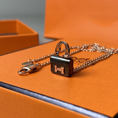 [Vera  Jewelry]CONSTANCE BLACK PEDANT PINK GOLD NECKLACE