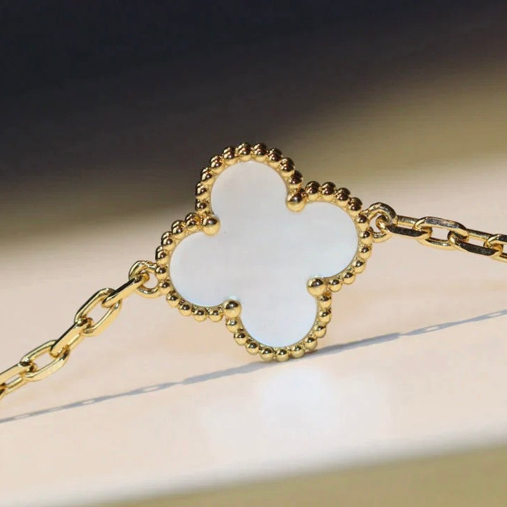 [Vera Jewelry]CLOVER 20 MOTIFS WHITE MOP NECKLACE