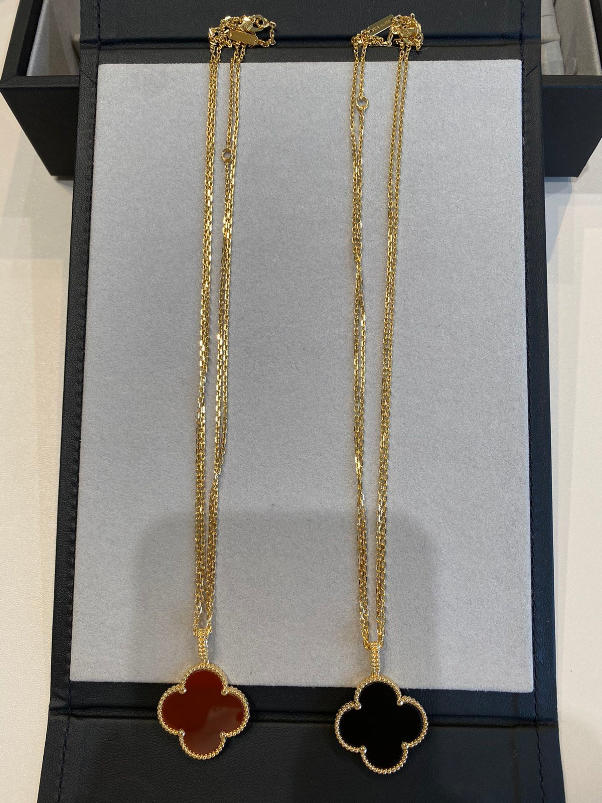 [Vera Jewelry]CLOVER 25MM NECKLACE GOLD CARNELIAN