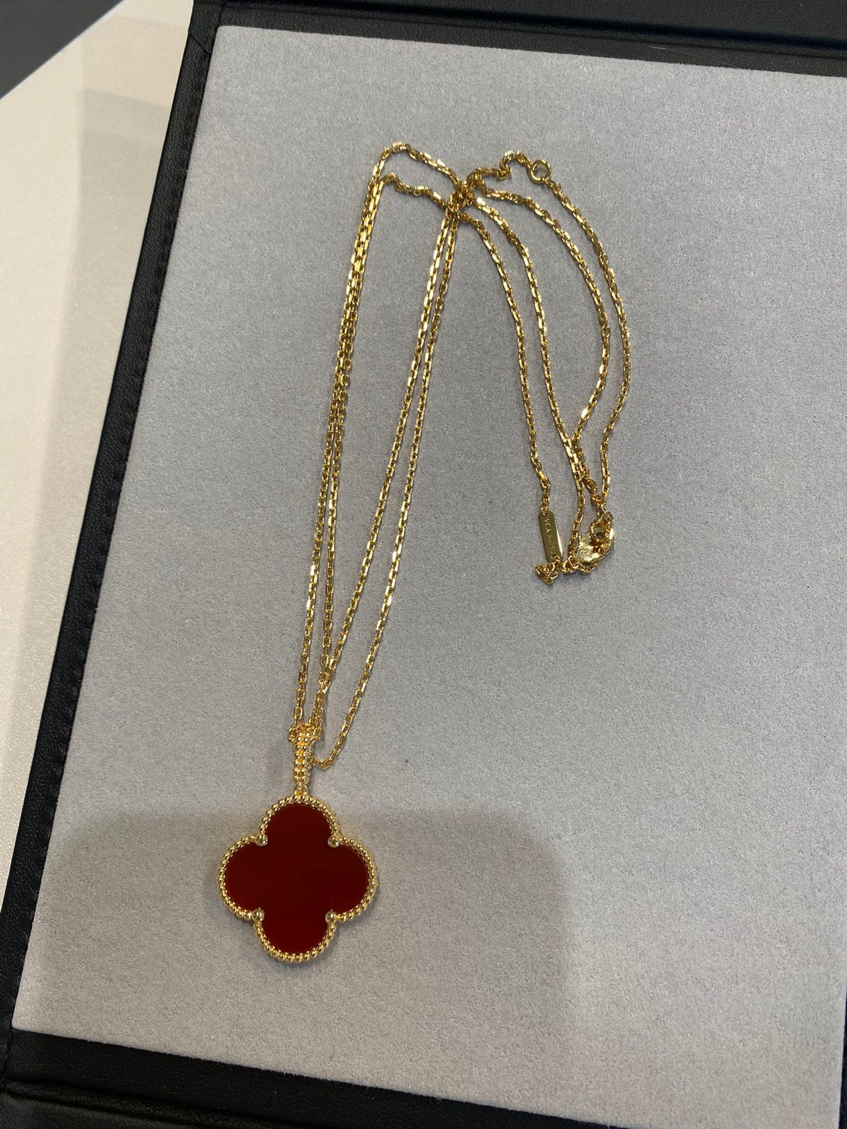 [Vera Jewelry]CLOVER 25MM NECKLACE GOLD CARNELIAN