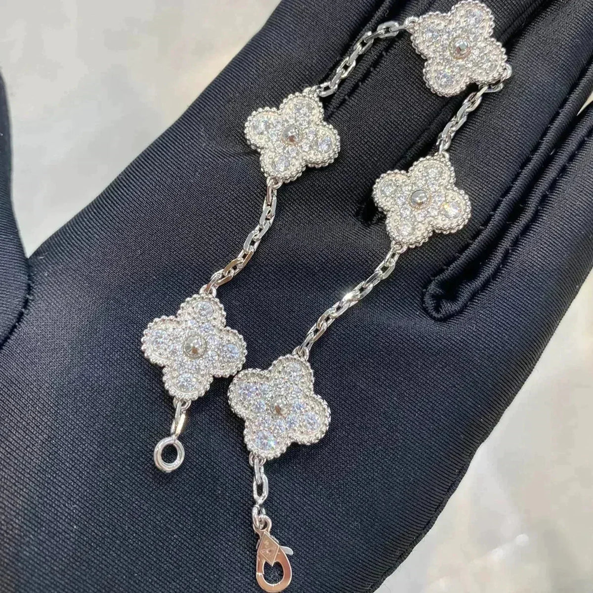 [Vera Jewelry] CLOVER 5 MOTIF FULL DIAMOND BRACELET COLLECTION