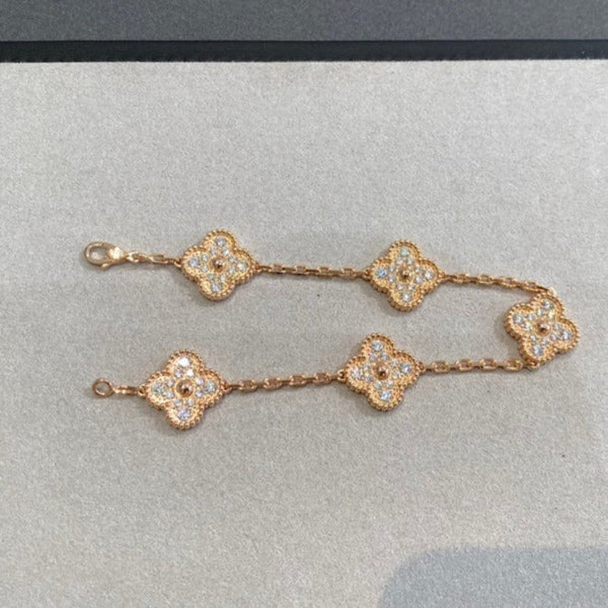 [Vera Jewelry] CLOVER 5 MOTIF FULL DIAMOND BRACELET COLLECTION
