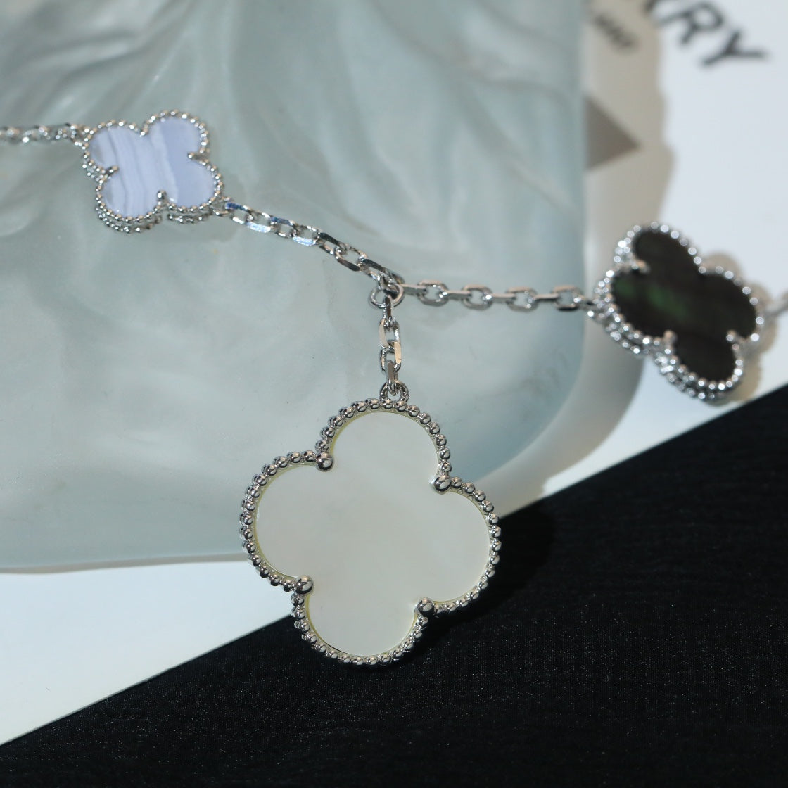 [Vera  Jewelry]CLOVER BRACELET 5 MOTIFS MOP CHALCEDONY SILVER